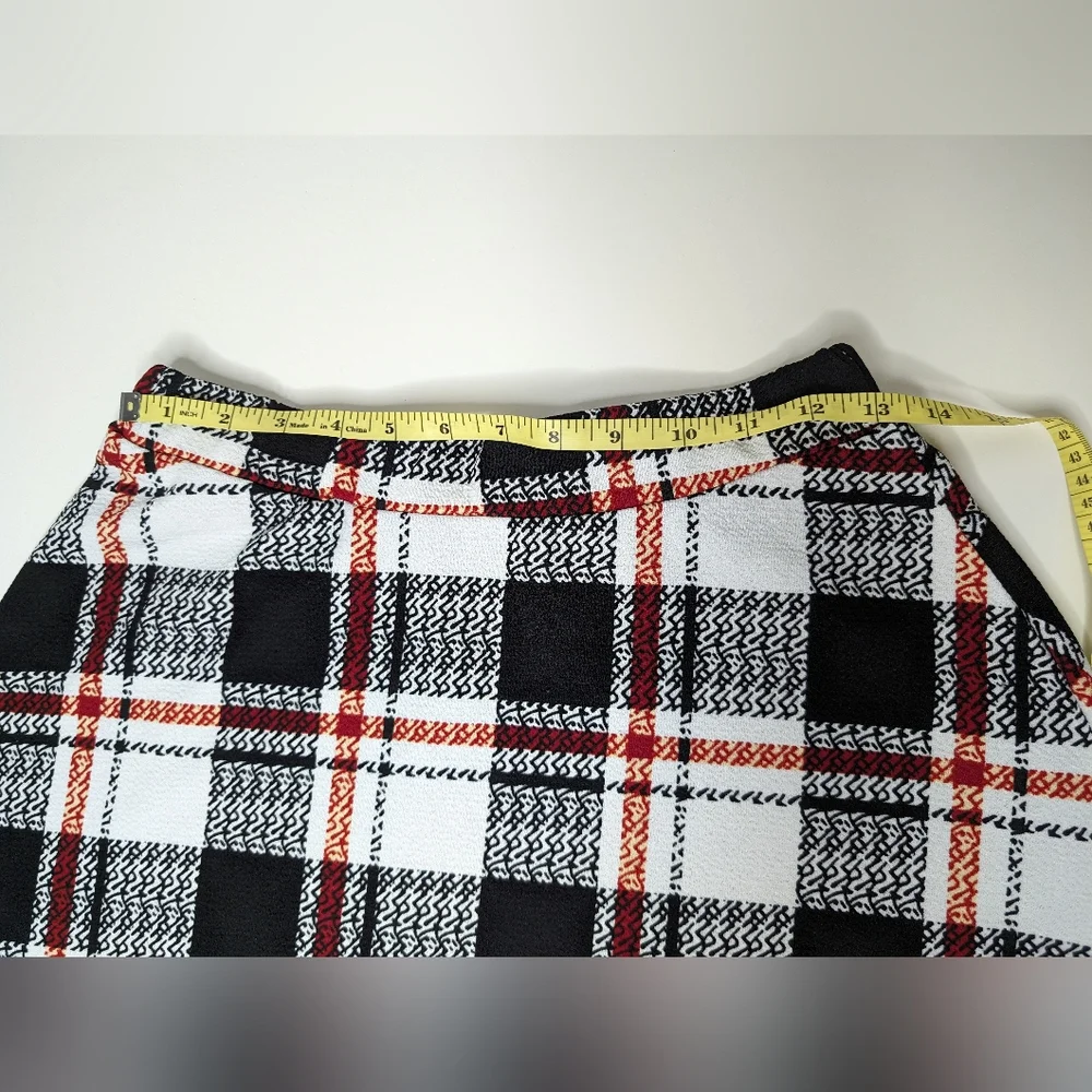 Angie Girls X- Large Girls Mini Skirt Black Red White Plaid Preowned - Picture 12 of 12